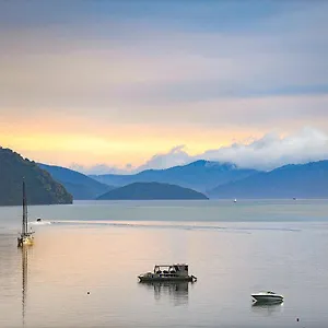 Tirimoana House Bed & Breakfast